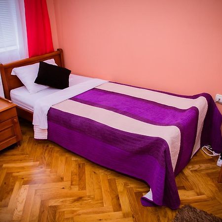 Vila Ile De France Nowy Sad Zewnętrze zdjęcie