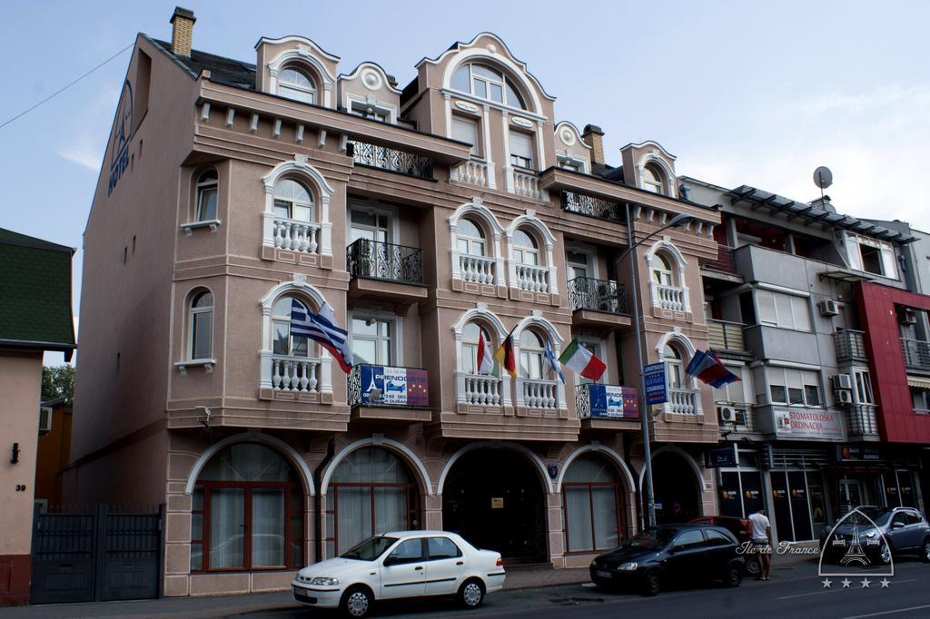 Vila Ile De France Nowy Sad Zewnętrze zdjęcie