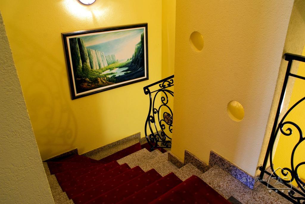 Vila Ile De France Nowy Sad Zewnętrze zdjęcie