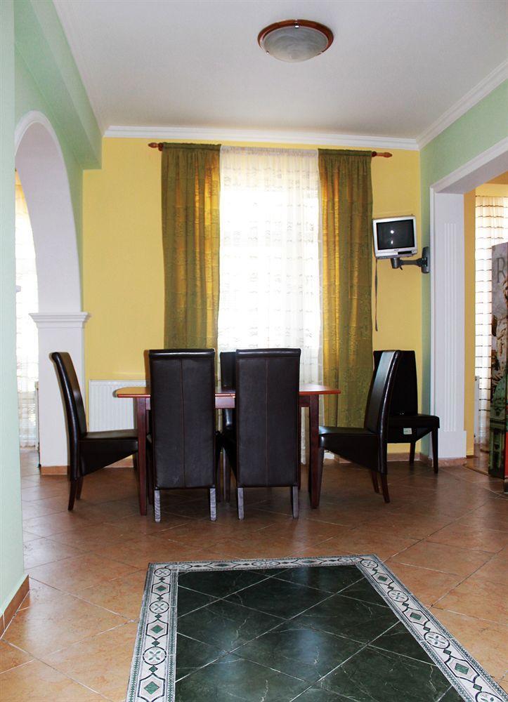 Vila Ile De France Nowy Sad Zewnętrze zdjęcie
