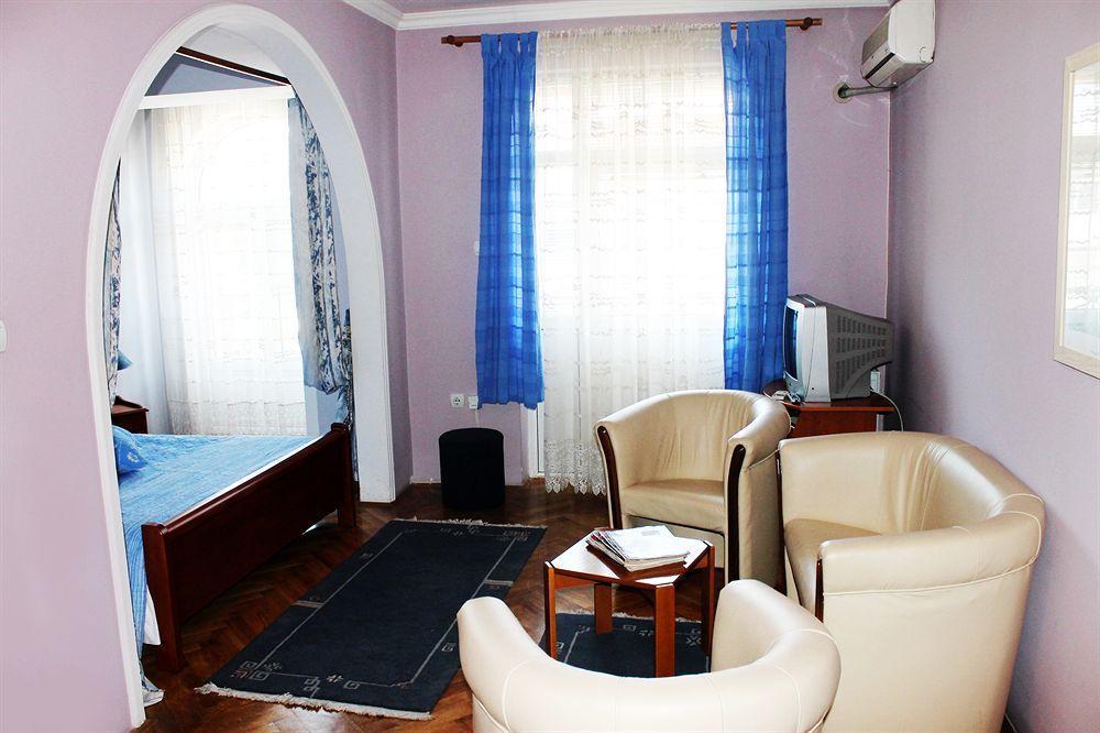Vila Ile De France Nowy Sad Zewnętrze zdjęcie