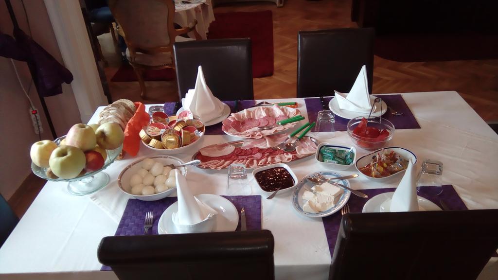 Vila Ile De France Nowy Sad Zewnętrze zdjęcie