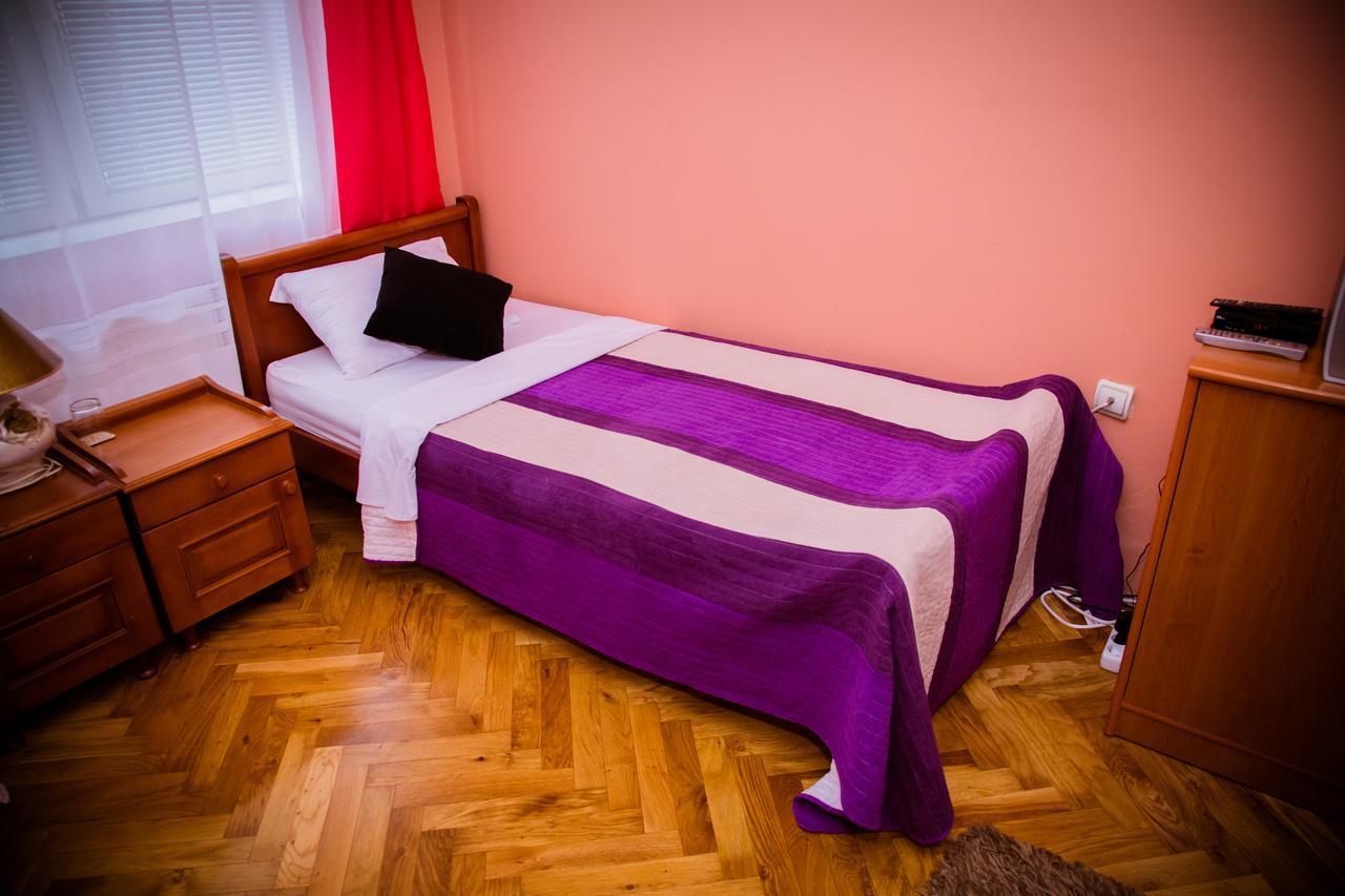 Vila Ile De France Nowy Sad Zewnętrze zdjęcie